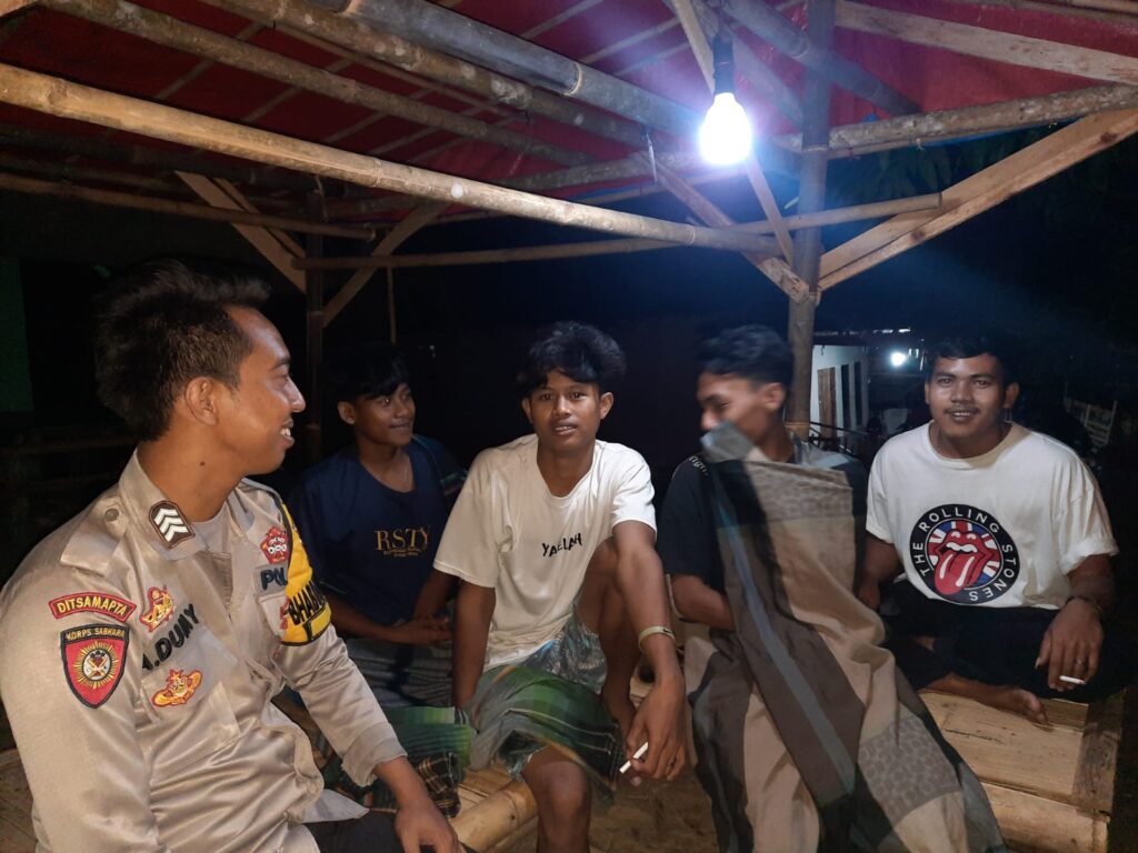 Patroli KRYD Malam Hari Polsek Cigeulis Wujudkan Kamtibmas Aman 9 WhatsApp Image 2023 11 01 at 08.55.43