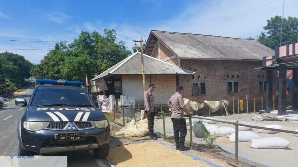 Polsek Cikeusik Giat Patroli KRYD untuk Meningkatkan Keamanan Wilayah 7 WhatsApp Image 2023 11 01 at 09.29.16