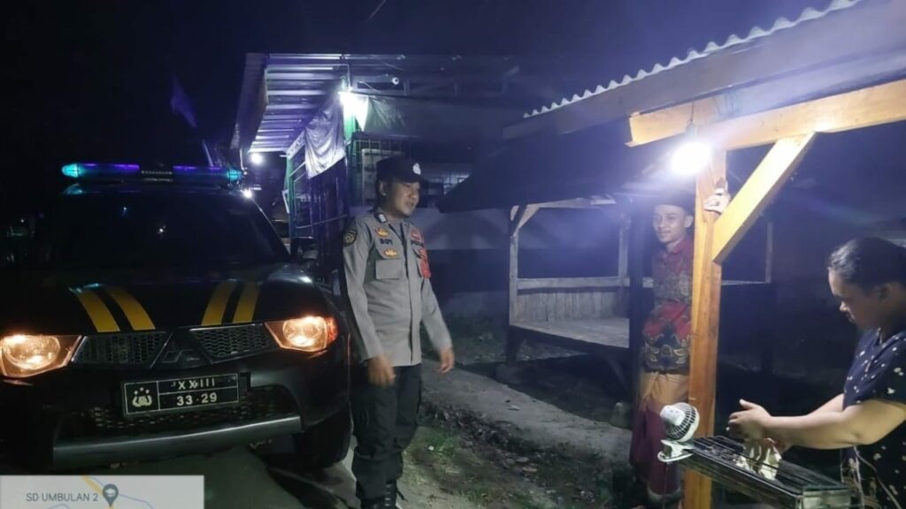 Polsek Cikeusik Gelar Patroli Malam Intensif Demi Ciptakan Kamtibmas Aman dan Kondusif 9 WhatsApp Image 2023 11 01 at 09.44.37