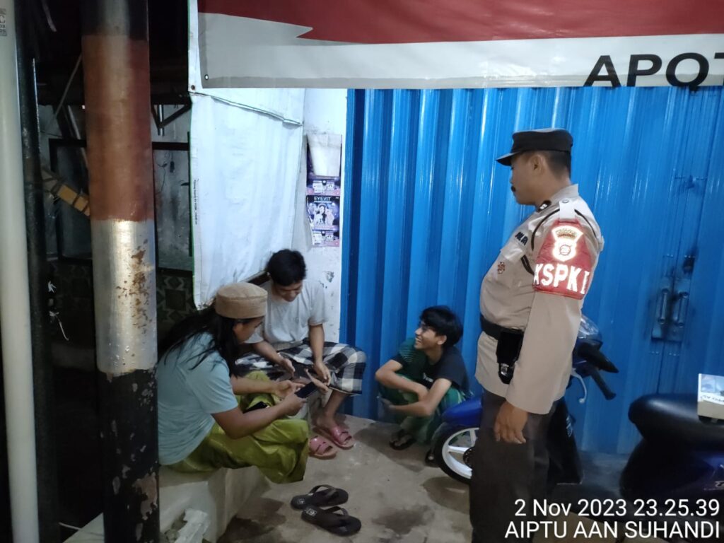 Polsek Pandeglang Terus Berpatroli Demi Keamanan dan Ketertiban Wilayah 3 WhatsApp Image 2023 11 03 at 20.56.31