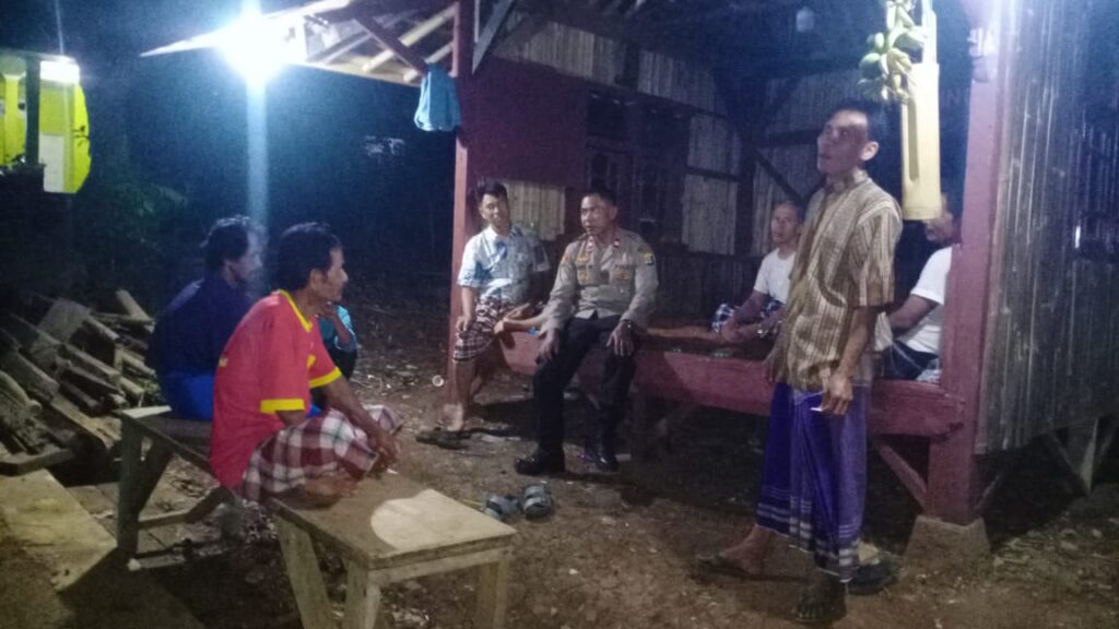 Polsek Cadasari Gelar Patroli Malam dalam Upaya Antisipasi Gangguan Kamtibmas 3 WhatsApp Image 2023 11 04 at 18.41.21
