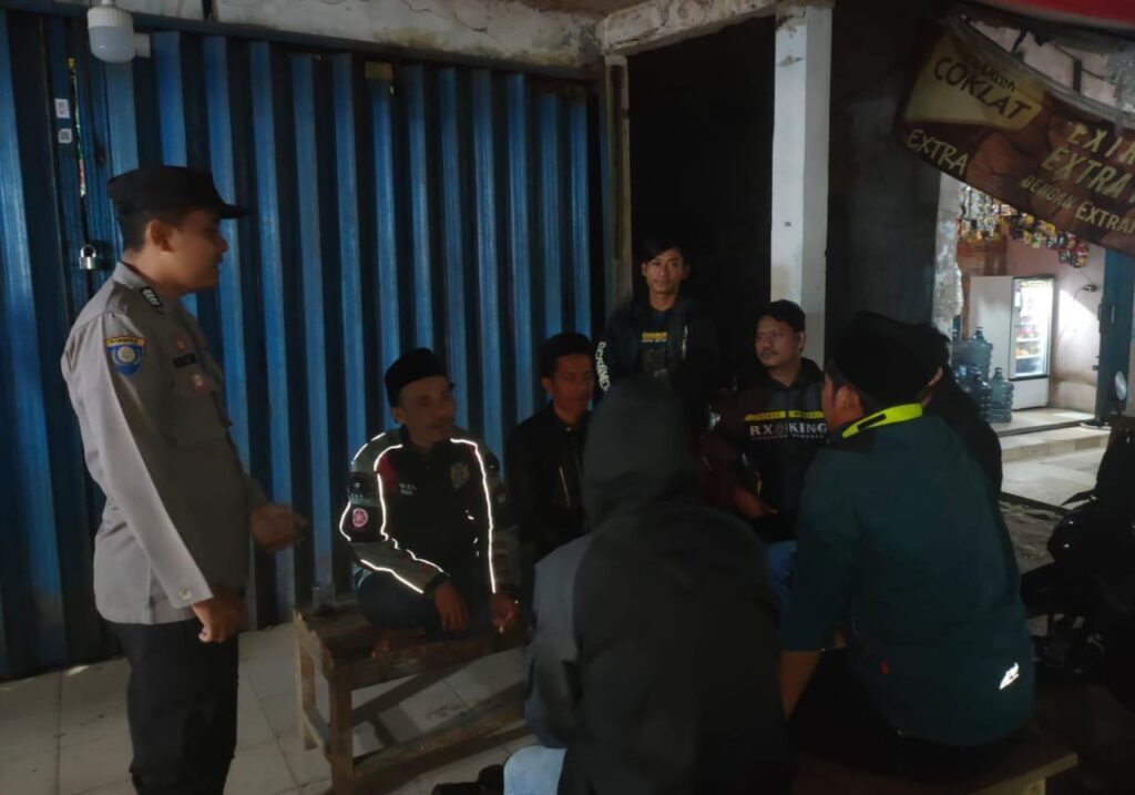 Polsek Bojong Gelar Patroli Malam untuk Meningkatkan Keamanan dan Ketertiban Masyarakat 10 WhatsApp Image 2023 11 05 at 11.05.13