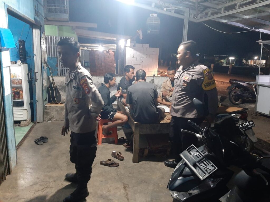 Jaga Kondusifitas Wilayah, Polsek Angsana laksanakan Patroli di Jam Rawan 4 WhatsApp Image 2023 11 05 at 19.15.40