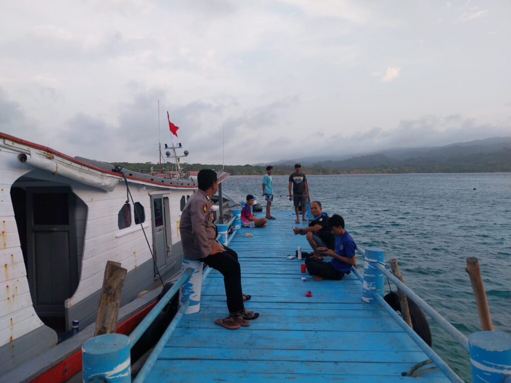 Polsek Sumur dan Pihak Terkait Gelar Patroli Perlindungan Perairan Ujung Kulon 3 WhatsApp Image 2023 11 07 at 20.31.06