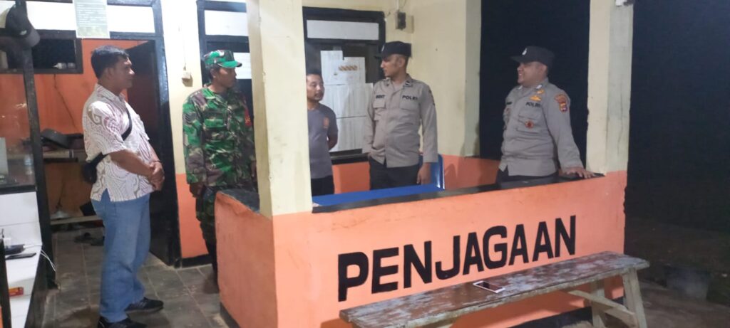 Polsek Picung dan Koramil Bersinergi Melaksanakan Patroli Malam 1 WhatsApp Image 2023 11 12 at 11.22.54