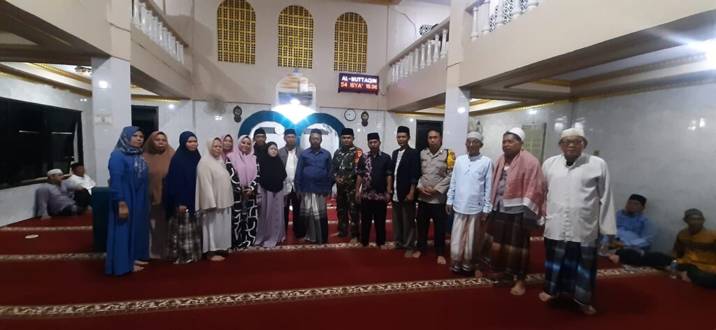 Bhabinkamtibmas Polsek Pandeglang Kawal Musyawarah Pemilihan Ketua RW 7 WhatsApp Image 2023 11 13 at 10.31.07