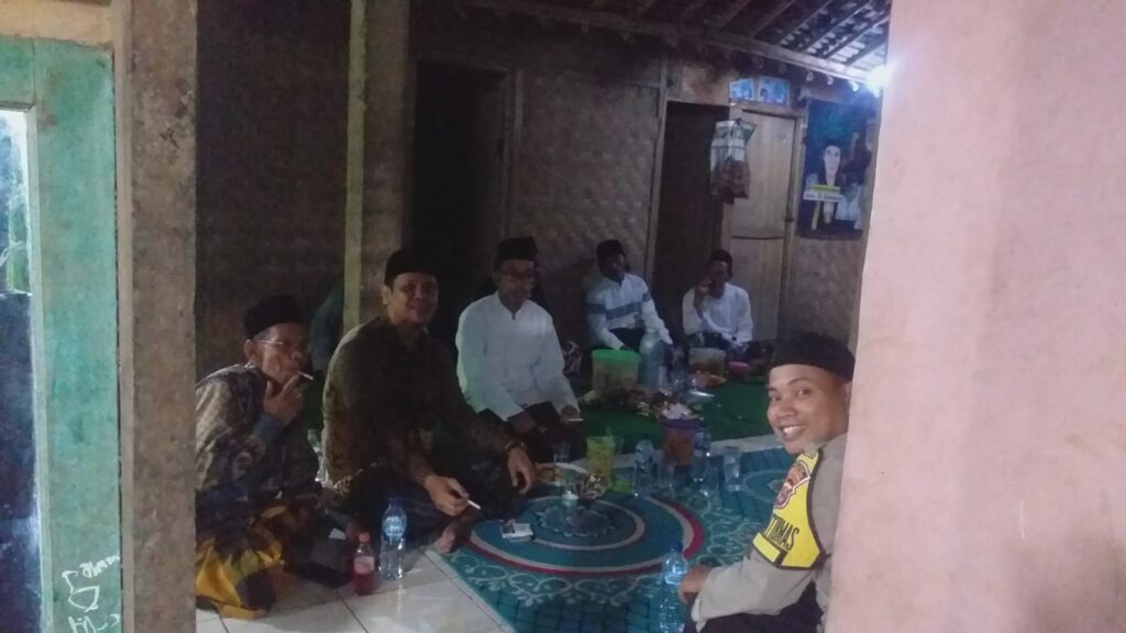 Bhabinkamtibmas Polsek Jiput Tingkatkan Silaturahmi dengan Menyambangi Warga Binaan 7 WhatsApp Image 2023 11 17 at 05.04.25
