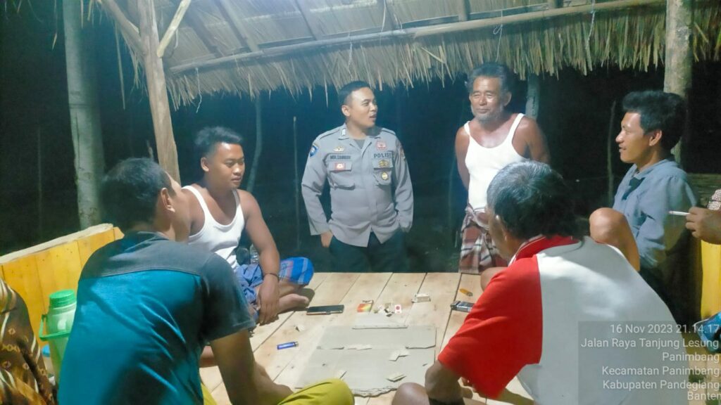 Patroli Malam, Keamanan Terjamin: Polsek Panimbang Berupaya Ciptakan Situasi Kamtibmas yang Aman 2 WhatsApp Image 2023 11 17 at 07.56.37