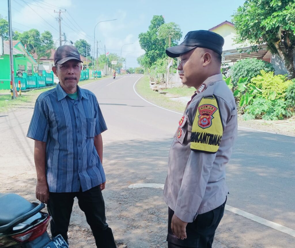 Polsek Cimanggu Tingkatkan Kegiatan Sambang untuk Cegah Kejahatan Konvensional dan Peredaran Miras/Narkoba 8 WhatsApp Image 2024 04 24 at 13.22.26