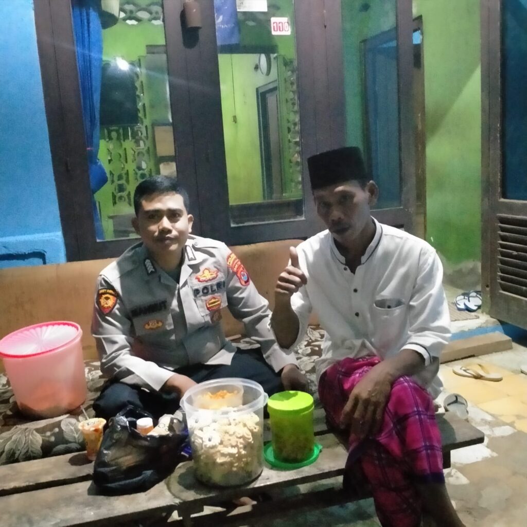 Bhabinkamtibmas Polsek Bojong Menjalin Kemitraan dengan Tokoh Agama Melalui Kegiatan Sambang DDS 5 WhatsApp Image 2024 04 24 at 13.35.37