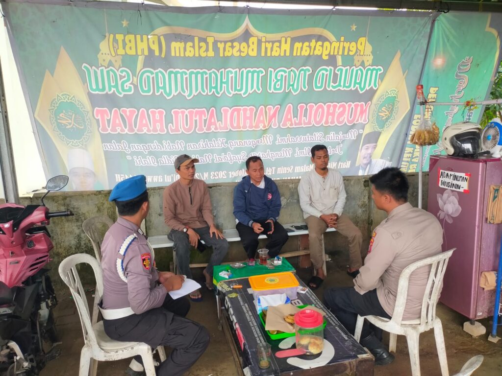 Polsek Pagelaran Terus Berupaya Menciptakan Situasi Aman dan Kondusif di Kp. Tarogong 2 WhatsApp Image 2024 05 01 at 03.11.16