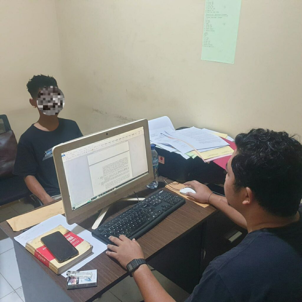 Polsek Labuan Berhasil Mengungkap Kasus Curanmor dan Menangkap Para Pelaku serta Penadahnya 5 WhatsApp Image 2024 05 09 at 09.39.26