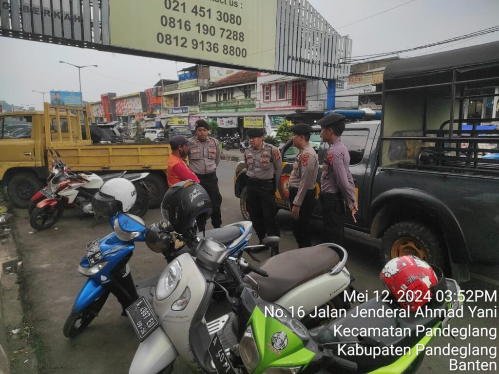 Polres Pandeglang Ingatkan Juru Parkir untuk Waspada Terhadap Aksi Pencurian Kendaraan Bermotor (Curanmor) 9 WhatsApp Image 2024 05 12 at 18.55.13