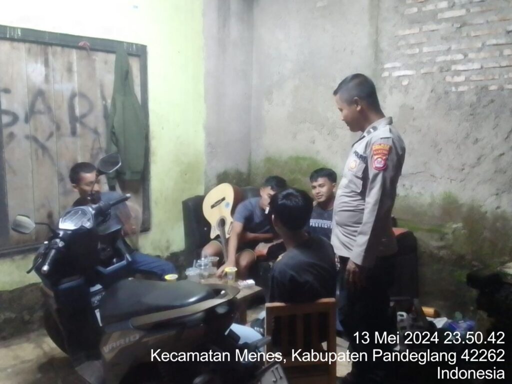 Antisipasi Gangguan Kamtibmas, Polsek Menes Gencarkan Patroli KRYD di Wilayah Menes 10 WhatsApp Image 2024 05 14 at 13.31.01