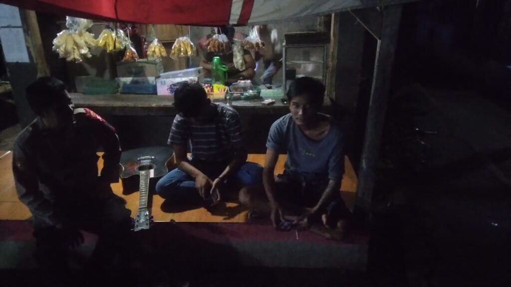 Polsek Pagelaran Tingkatkan Patroli Dialogis dan Sambang Objek Vital pada Hari Libur 8 WhatsApp Image 2024 05 16 at 03.36.49