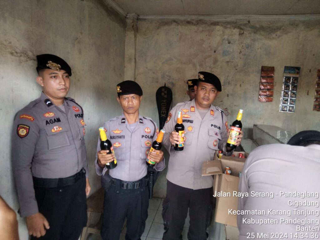 Sat Samapta Polres Pandeglang Gelar Operasi Penyakit Masyarakat untuk Minimalkan Penjualan Minuman Keras 10 WhatsApp Image 2024 05 25 at 19.24.30