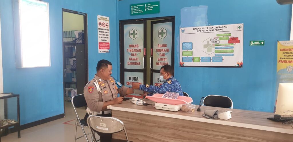 Polsek Picung Sambangi Puskesmas Picung, Sampaikan Himbauan Kamtibmas 3 WhatsApp Image 2024 05 30 at 02.53.11