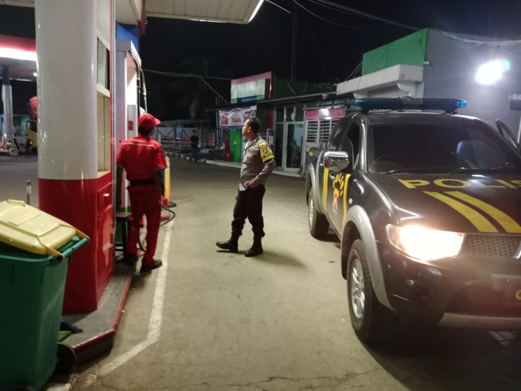Polsek Saketi Patroli SPBU Saketi Sampaikan Pesan-Pesan Kamtibmas 4 WhatsApp Image 2024 05 30 at 19.10.58