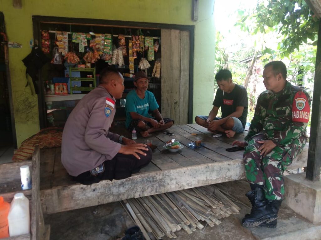 Polsek Cikeusik Gelar Sambang Desa Sukamulya, Jalin Silaturahmi dan Ciptakan Keamanan Bersama 7 IMG 20240602 WA0017