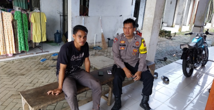 Polsek Cikeusik Tingkatkan Sinergi dengan Tokoh Pemuda Desa Rancaseng 8 IMG 20240602 104946