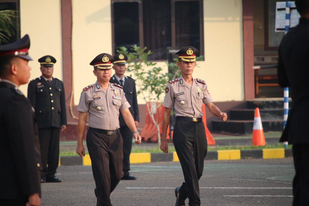 Polres Pandeglang Berikan Kenaikan Pangkat kepada Dua Perwira 1 WhatsApp Image 2024 06 01 at 09.16.52