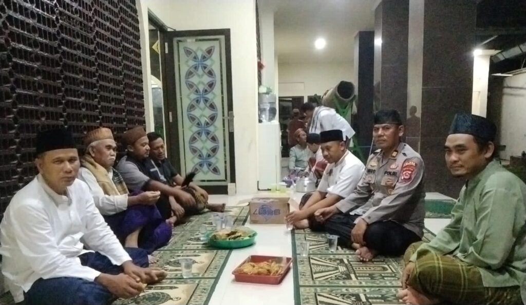 Kapolsek Menes Pandeglang, Rutin Hadiri Kegiatan Pengajian di Kecamatan Menes 10 WhatsApp Image 2024 06 03 at 08.53.45