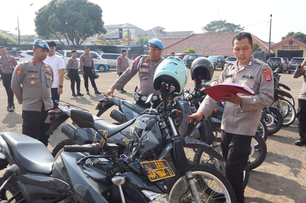 Pengecekan Kendaraan Sat Samapta Polres Pandeglang: Optimalisasi Kinerja dan Responsivitas Anggota 5 WhatsApp Image 2024 06 06 at 09.45.14