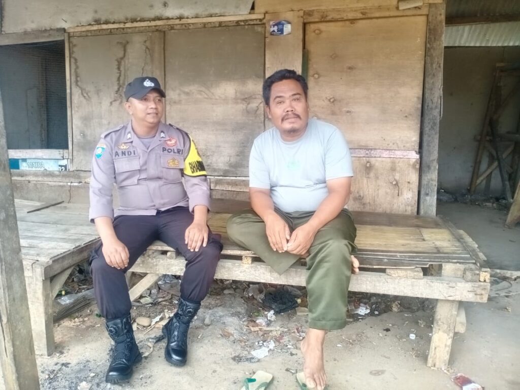 Patroli dialogis Anggota Polsek Picung Tingkatkan partisipasi Masyarakat Terhadap Kamtibmas. 4 WhatsApp Image 2024 06 07 at 05.17.38