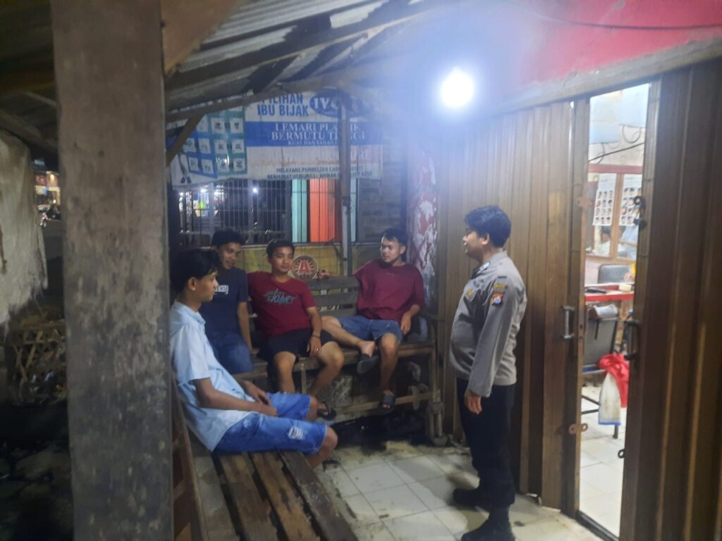 Bhabinkamtibmas Polsek Picung Sambangi Warga Binaan, Berikan Imbauan Kamtibmas 1 WhatsApp Image 2024 06 11 at 01.50.45