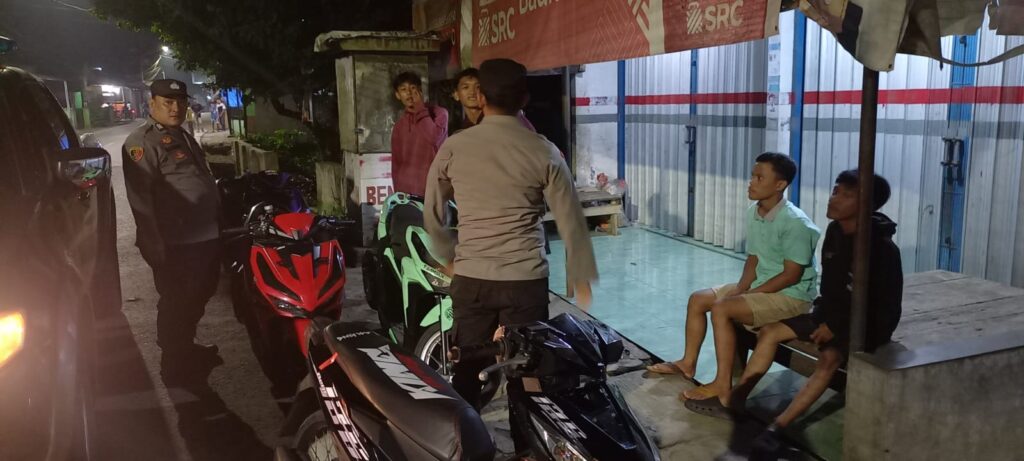 Polsek Picung Gelar Patroli Malam Presisi untuk Jaga Kamtibmas 9 WhatsApp Image 2024 06 12 at 05.48.41