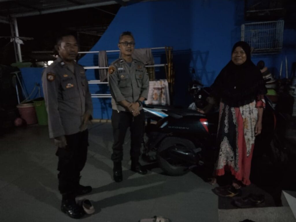 Patroli Polsek Cadasari Tingkatkan Keamanan Warga pada Malam Hari 9 WhatsApp Image 2024 06 15 at 08.08.51