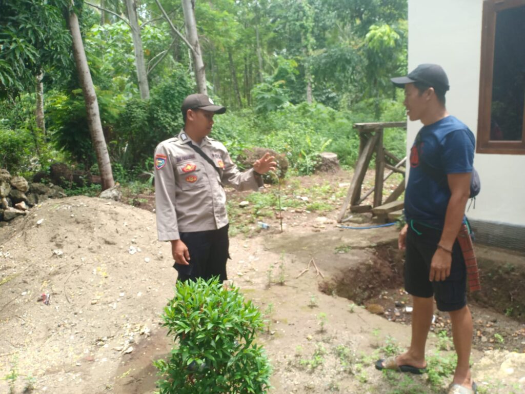 Bhabinkamtibmas Desa Tunggaljaya Polsek Sumur, Polres Pandeglang Lakukan Silaturahmi dengan Warga Masyarakat 6 WhatsApp Image 2024 06 15 at 10.49.18