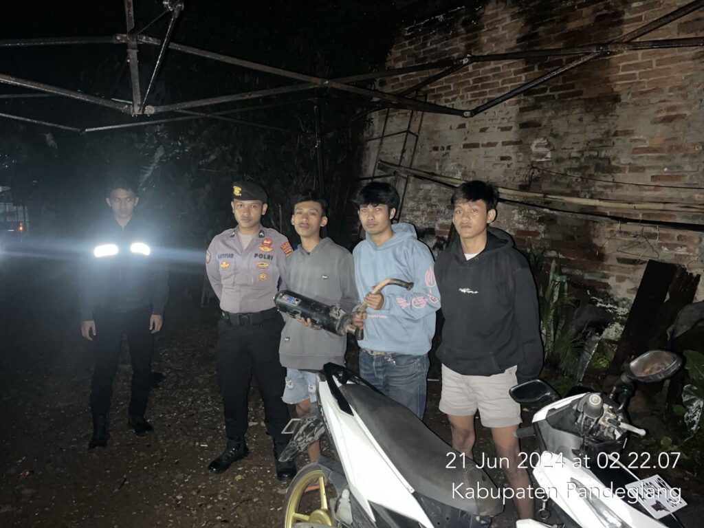 Sat Samapta Polres Pandeglang Himbau Pemuda untuk Tidak Melakukan Aksi Balap Liar dan Menggunakan Knalpot Brong 2 WhatsApp Image 2024 06 21 at 03.52.24