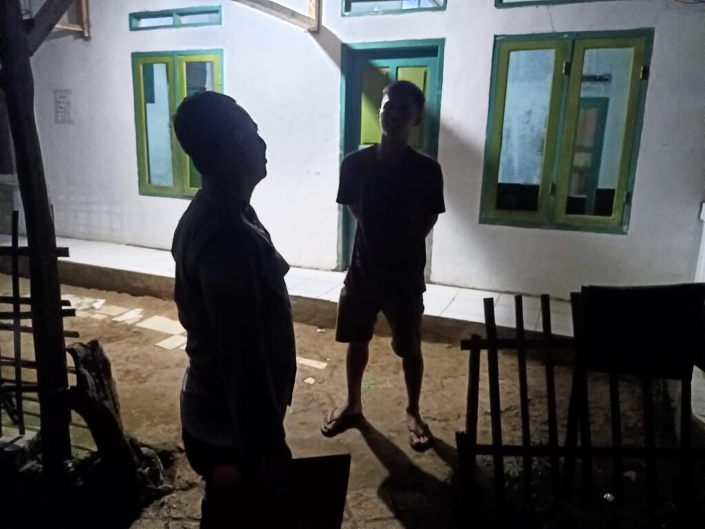 Polsek Cadasari Intensifkan Patroli untuk Menjaga Keamanan Warga 2 WhatsApp Image 2024 06 22 at 08.42.12
