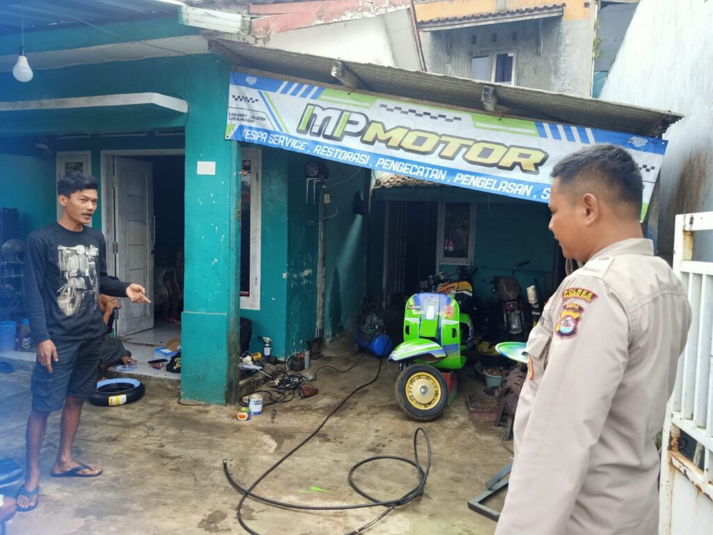 Kegiatan Sambang Kanit Binmas Polsek Cadasari ke Bengkel Motor 4 WhatsApp Image 2024 06 28 at 08.22.34