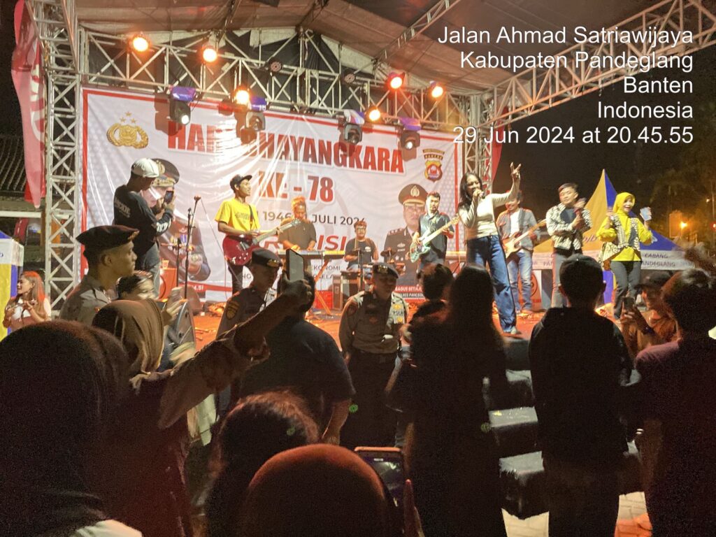 Sat Samapta Polres Pandeglang Amankan Kegiatan Pentas Perayaan HUT Bhayangkara ke-78 di Alun-Alun Pandeglang 4 WhatsApp Image 2024 06 30 at 05.09.53