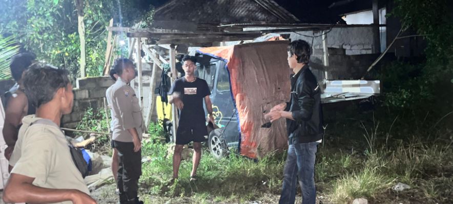 Polsek Cadasari Melaksanakan Patroli Rutin Malam Hari untuk Menjaga Keamanan Lingkungan 8 mm