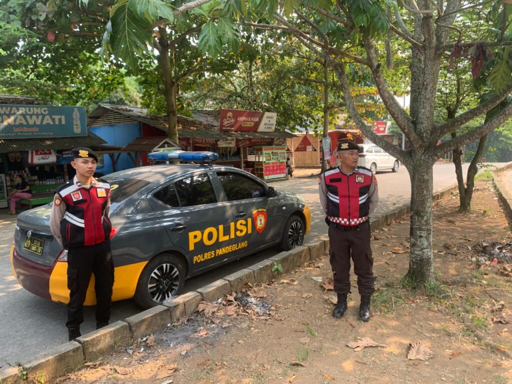 Personil Sat Samapta Polres Pandeglang Gelar Patroli Dialogis di Terminal Kadubanen 9 IMG 20240731 WA0015