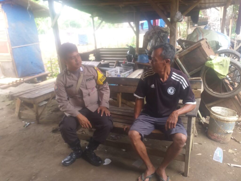 Bhabinkamtibmas Polsek Menes Sambangi Warga Desa di Kec. Menes 10 WhatsApp Image 2024 07 06 at 11.51.39