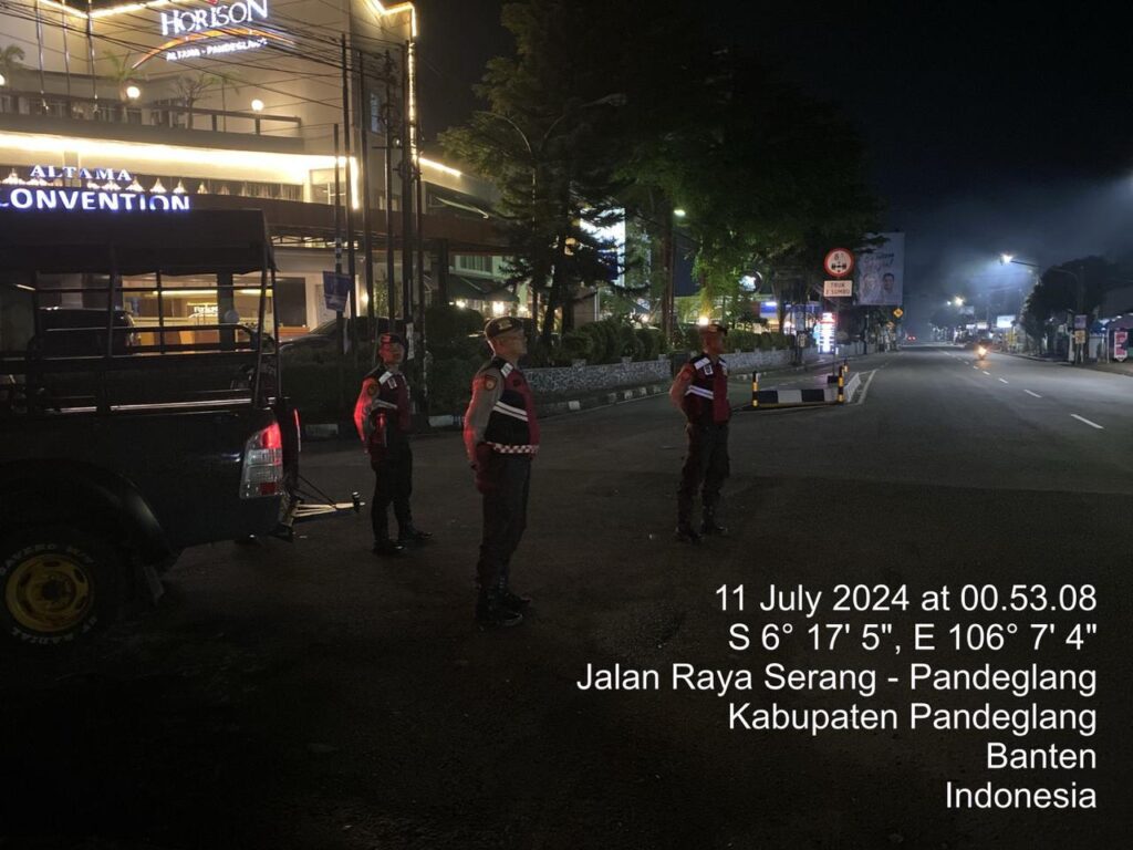 Sat Samapta Polres Pandeglang Gelar Strong Point Malam Hari 8 WhatsApp Image 2024 07 11 at 06.48.19