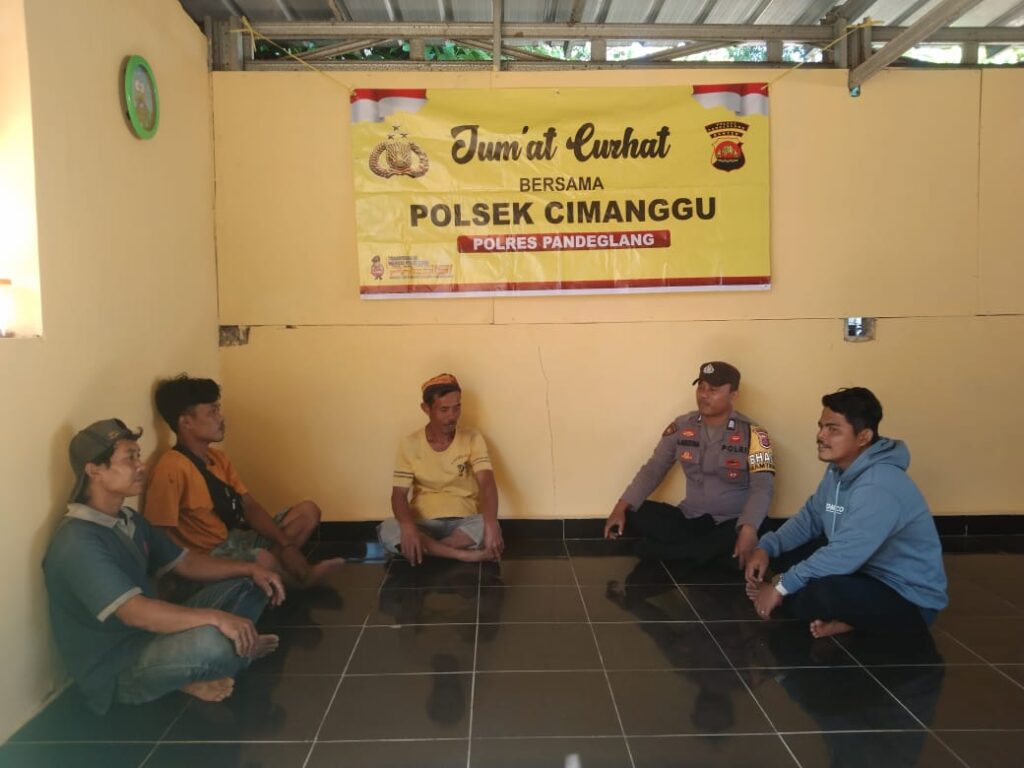 Melalui Program Jumat Curhat Polsek Cimanggu Dengarkan Keluhan dan Masukan Masyarakat 8 WhatsApp Image 2024 07 12 at 23.26.56