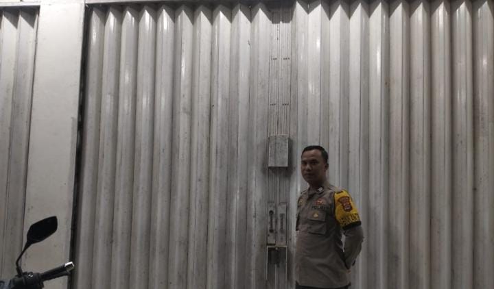 Bhabinkamtibmas Polsek Angsana Polres Pandeglang Laksanakan Patroli Dialogis Sasar Pemukiman dan Waralaba 9 WhatsApp Image 2024 07 13 at 19.36.16