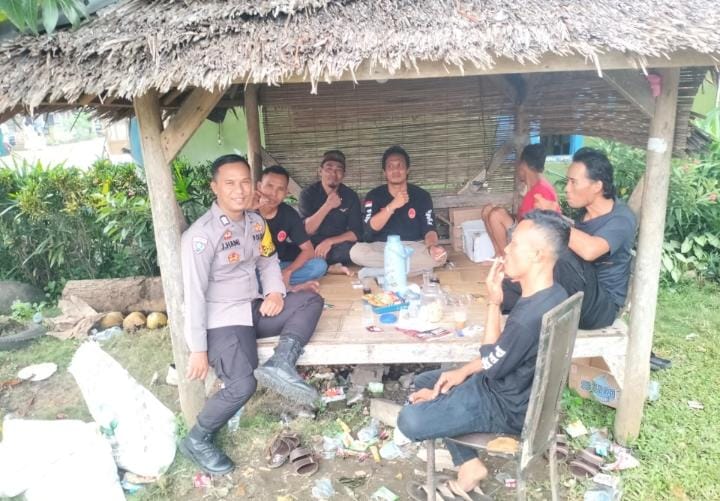 Bhabinkamtibmas Polsek Angsana Polres Pandeglang Laksanakan Sambang di Desa Cikayas 10 WhatsApp Image 2024 07 13 at 19.36.24