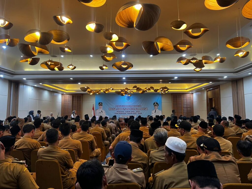 Polsek Carita Memantau Kegiatan Pengukuhan dan Perpanjangan Masa Jabatan Kepala Desa se-Kabupaten Pandeglang 9 WhatsApp Image 2024 07 19 at 05.57.52
