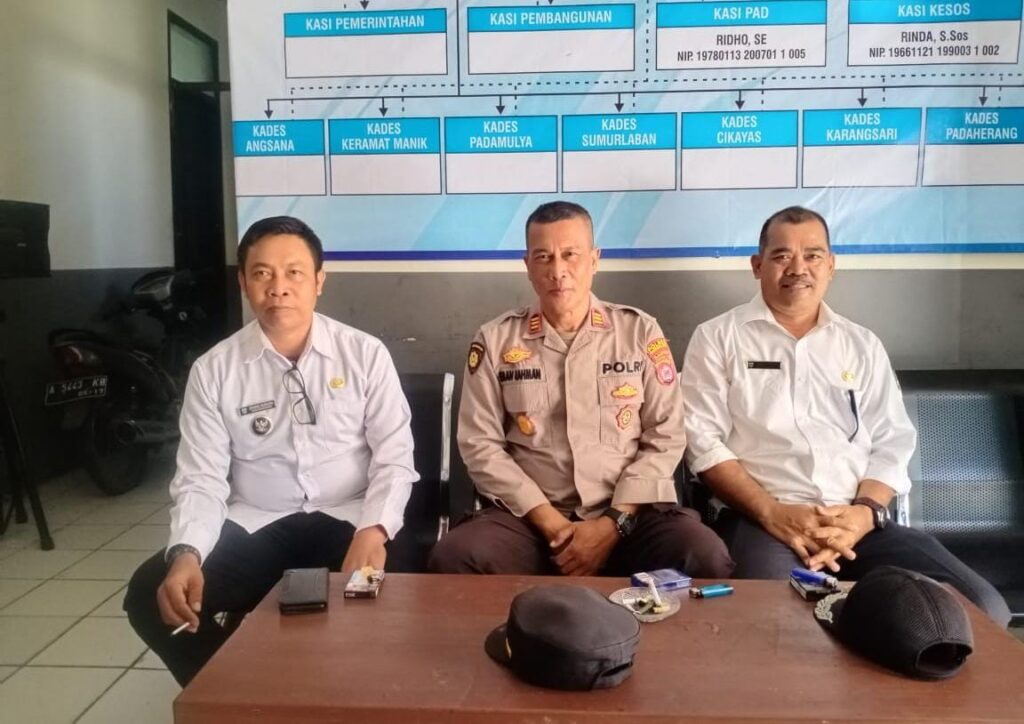 Kapolsek Angsana Sambangi Kepala Desa Kramatmanik 8 WhatsApp Image 2024 07 25 at 20.56.26