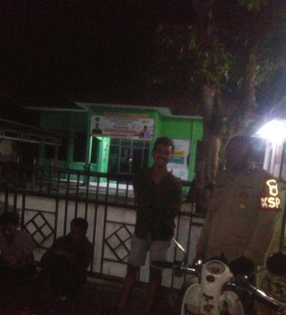 Polsek Menes Gelar Patroli Malam, Himbau Pemuda Kembali ke Rumah 8 WhatsApp Image 2024 07 27 at 21.48.57
