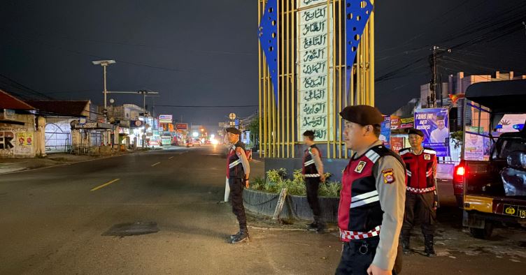 Sat Samapta Polres Pandeglang Gelar Patroli di Cigadung untuk Keamanan dan Ketertiban 1 sm