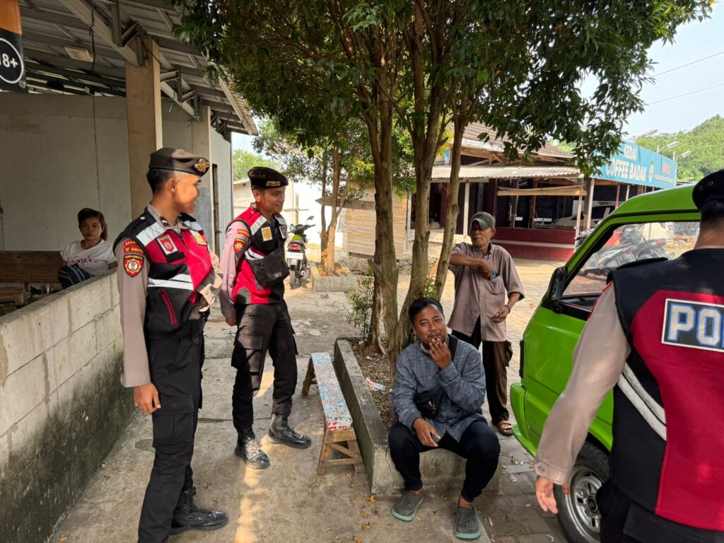 Sat Samapta Polres Pandeglang Gelar Patroli di Terminal Kadubanen, Berikan Himbauan kepada Sopir Angkutan Umum agar Tidak Ugal-Ugalan 4 IMG 20240808 WA0028
