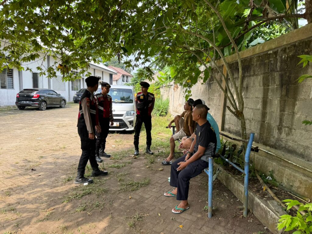 Sat Samapta Polres Pandeglang Sambangi Warga dan Berikan Edukasi Kamtibmas untuk Jaga Kondusifitas Wilayah 5 IMG 20240808 WA0029