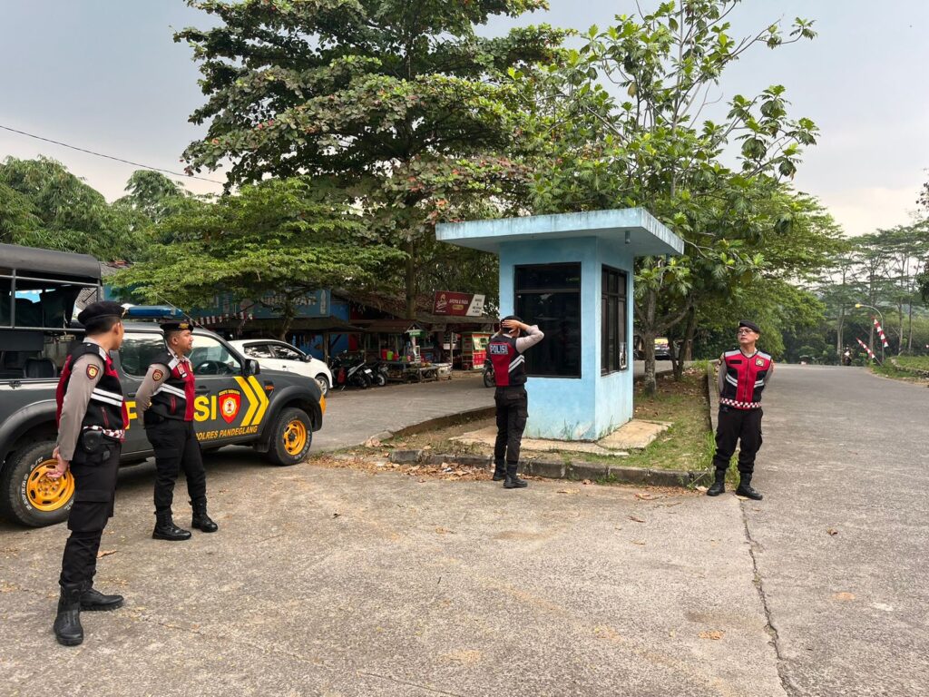 Sat Samapta Polres Pandeglang Gelar Patroli Dialogis di Terminal Kadubanen 5 IMG 20240813 WA0031
